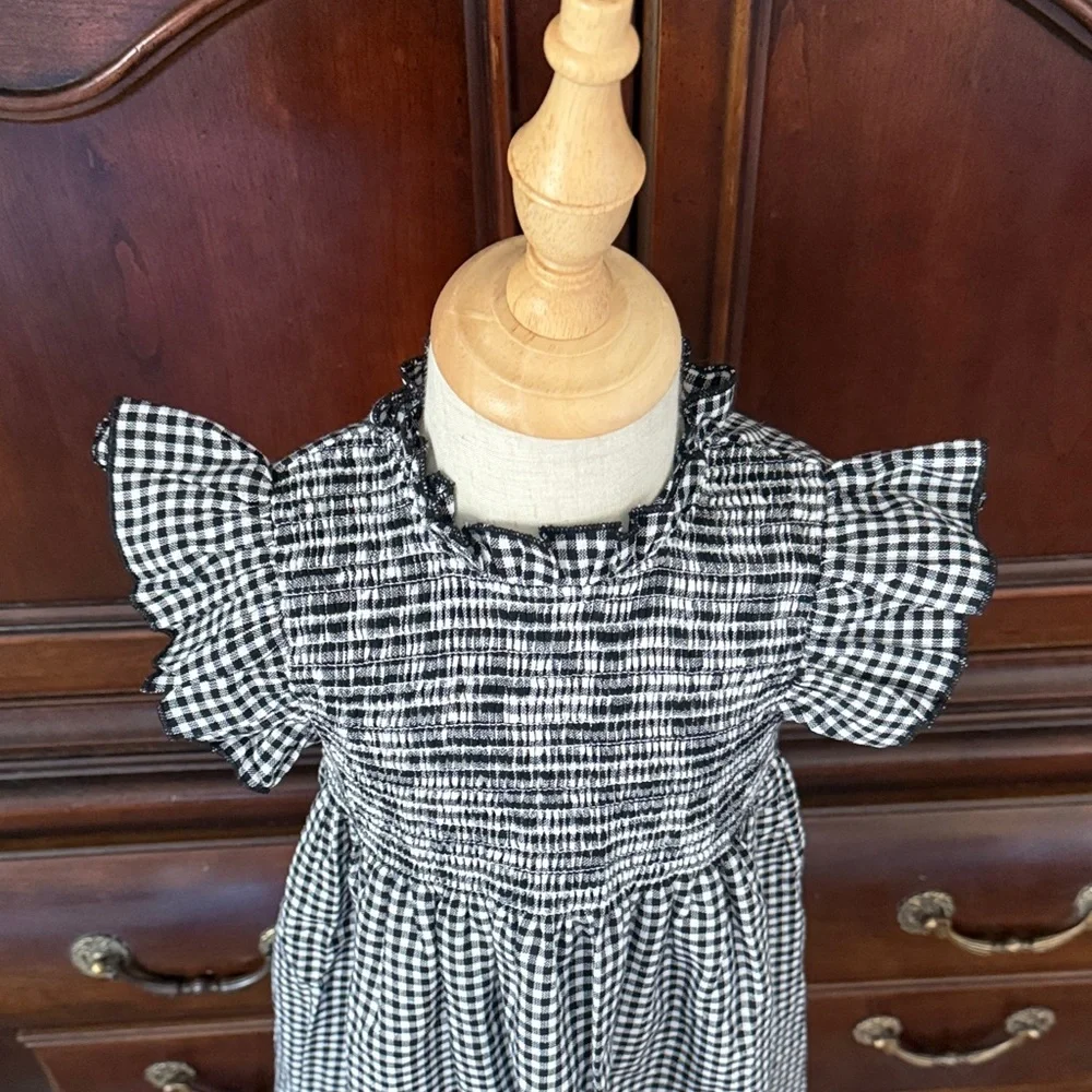 Ella Gray Girls Smocked Gingham Dress Size S Black White Flutter Sleeve Boutique